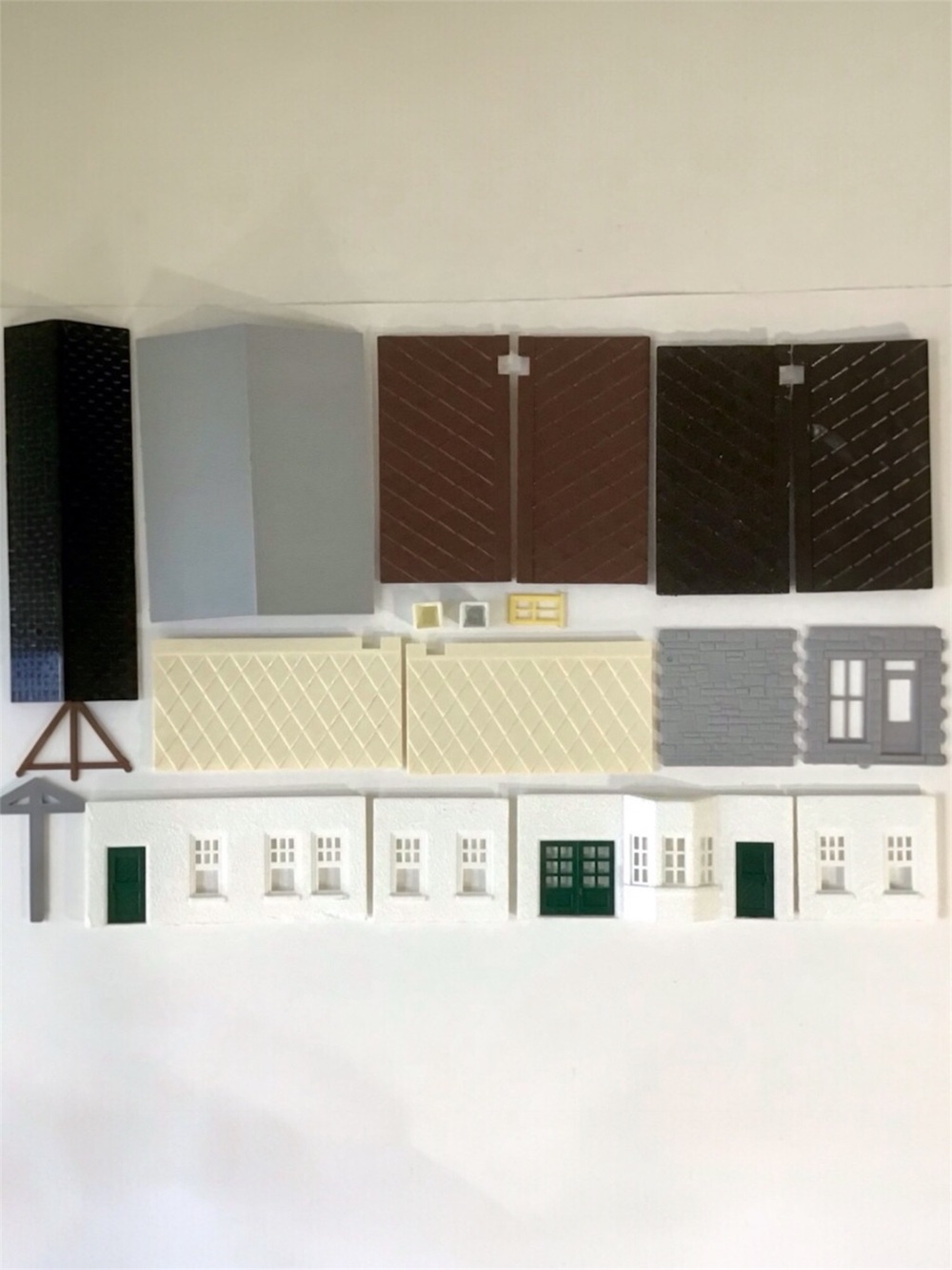 Plasticville Building Scenery Parts & Replacement Pieces O Scale Model Railroad